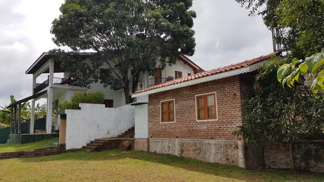 Villa 61 Ambepussa Екстериор снимка