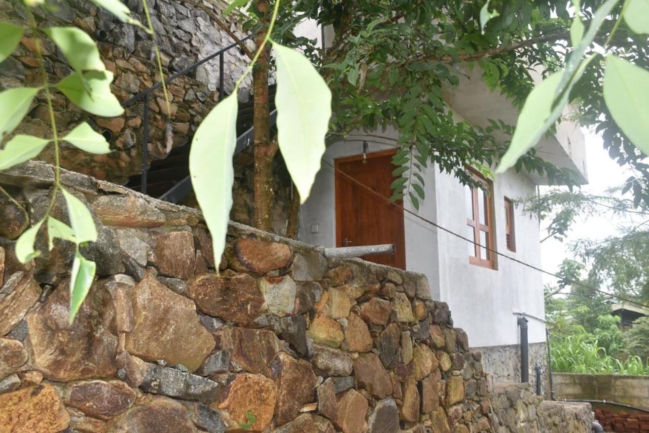 Villa 61 Ambepussa Екстериор снимка