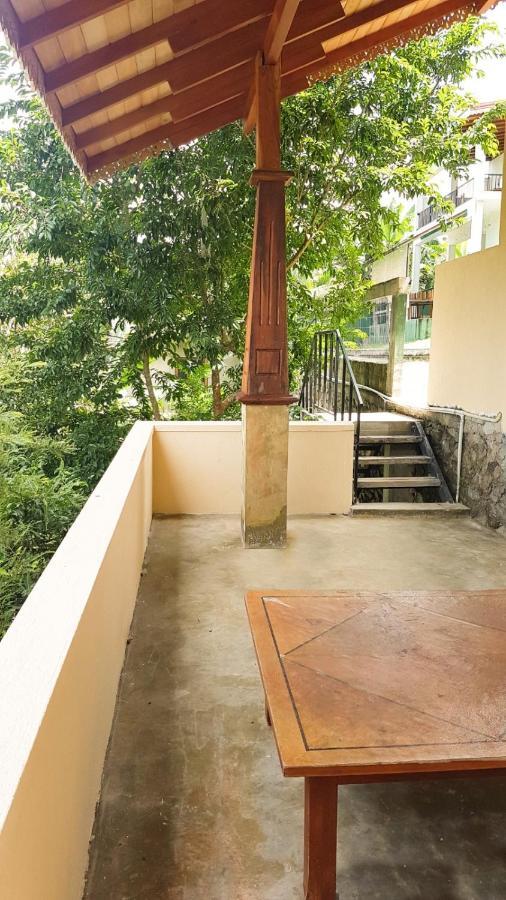 Villa 61 Ambepussa Екстериор снимка