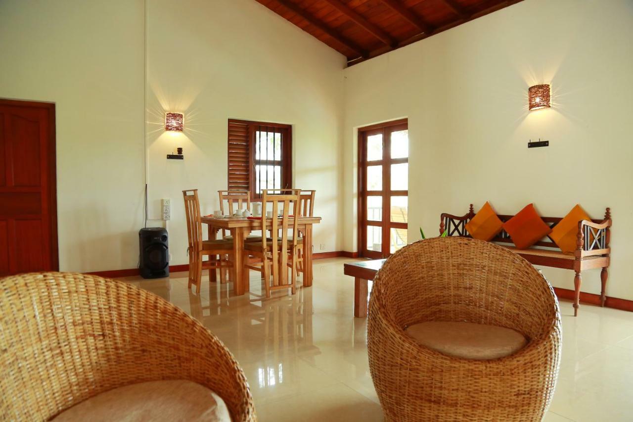 Villa 61 Ambepussa Екстериор снимка